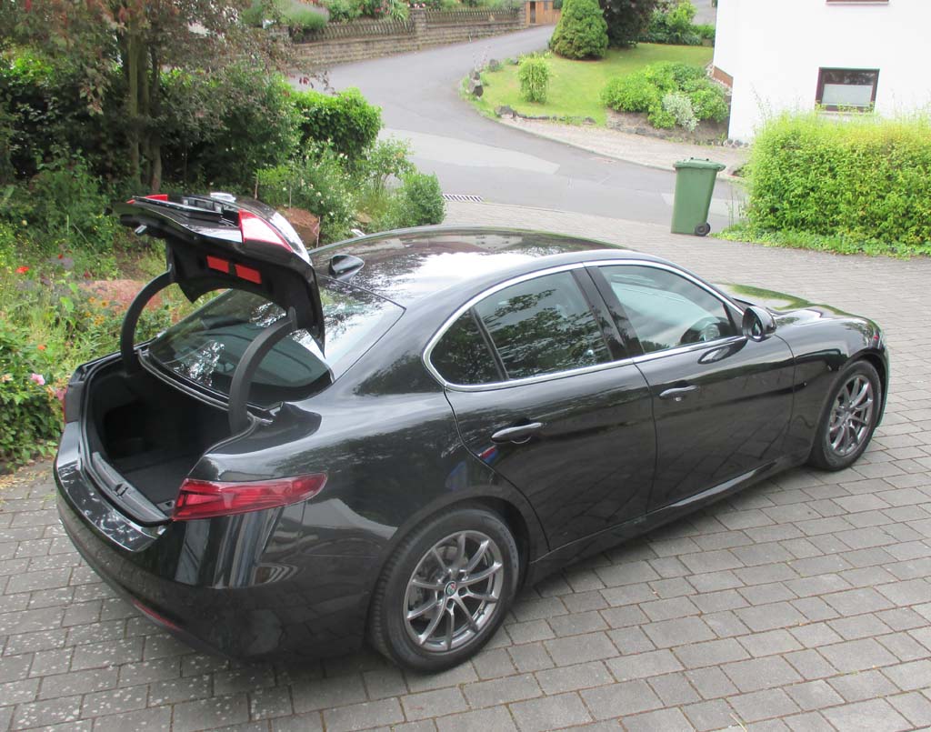 Alfa Romeo Giulia: Das Gepäckabteil fasst immerhin noch 480 Liter.