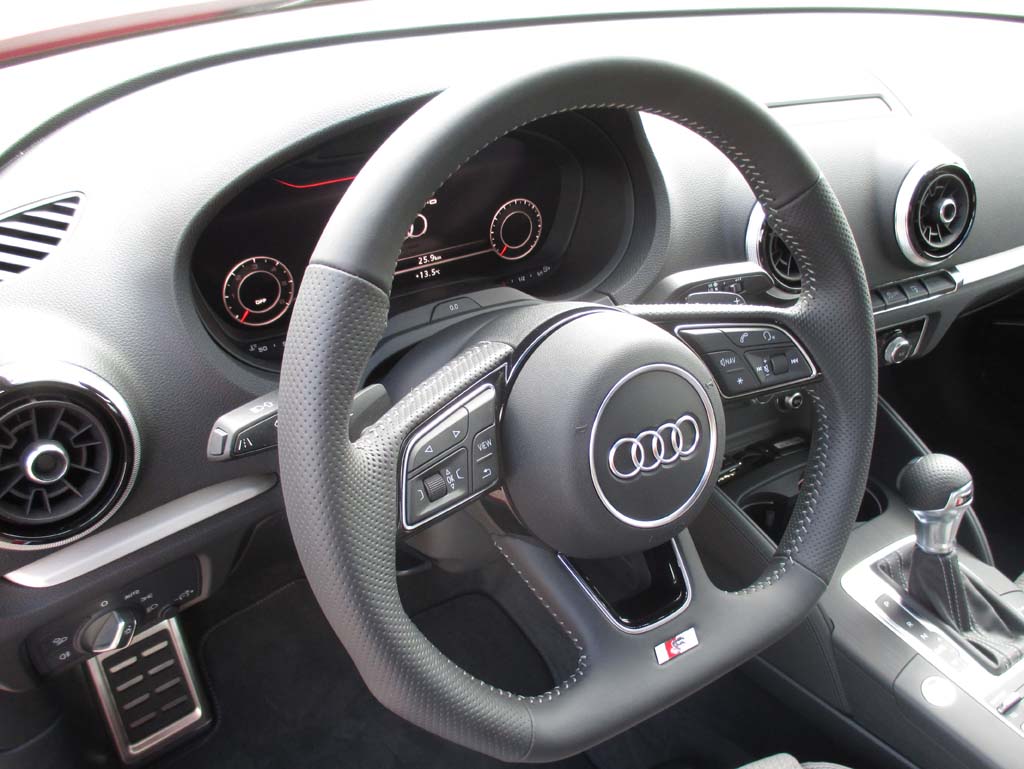 Audi A3: Das Cockpit ist sportlich-funktionell geblieben.