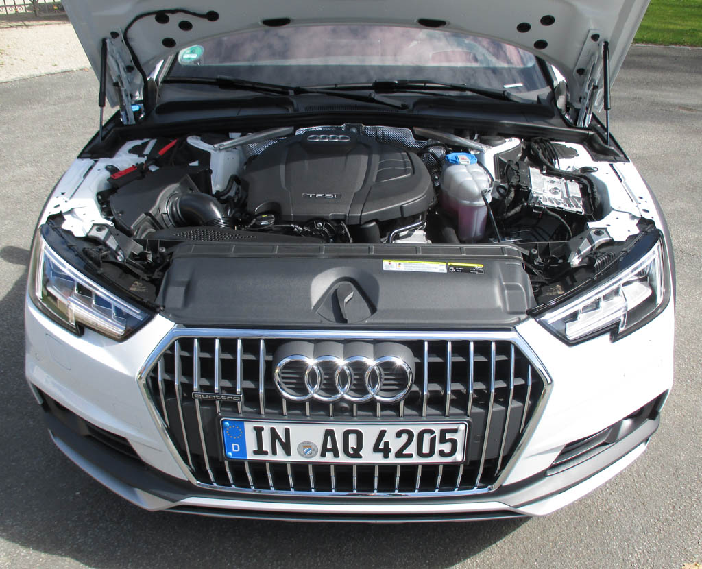 Audi A4 Allroad Quattro: Blick auf den 252-PS-Turbobenziner.