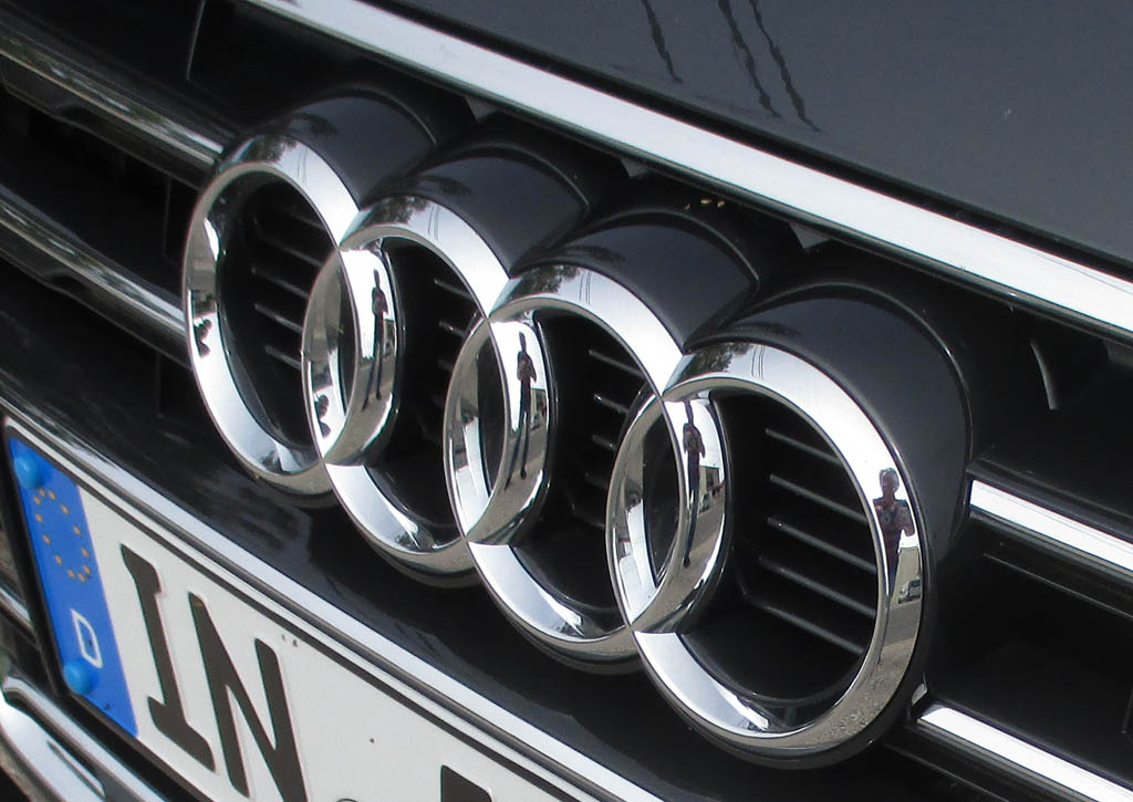 Audi A5 Coupé: Die vier Markenringe sitzen vorn im Kühlergrill.