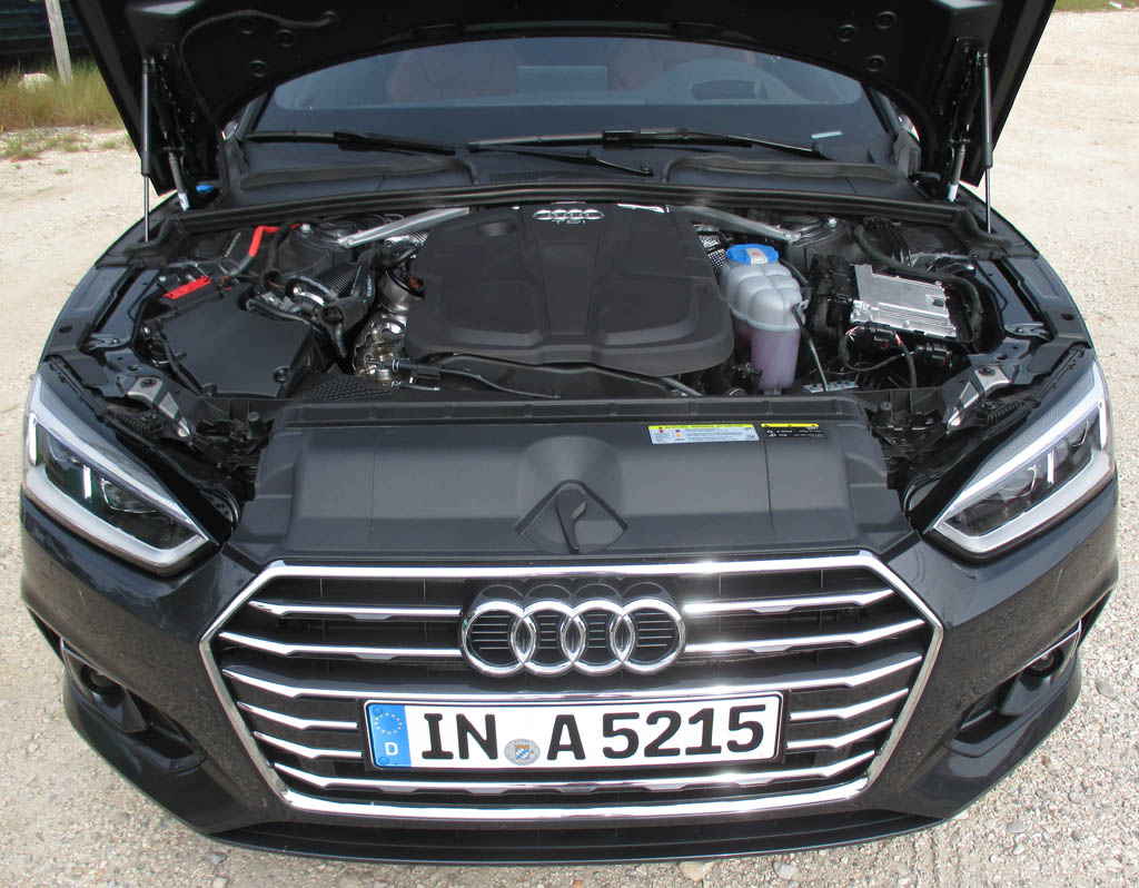 Audi A5 Coupé: Blick unter die Haube auf den 2,0-Liter-Selbstzünder.