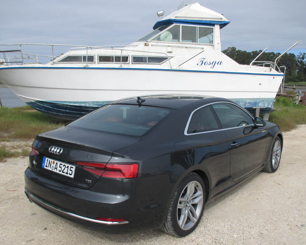 Audi A5 Coupé: Heck-/Seitenansicht.