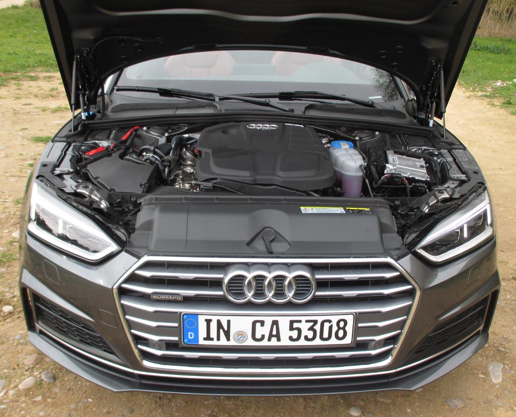 Audi A5 Cabrio: Blick unter die Haube, hier beim 190-PS-Diesel Quattro.