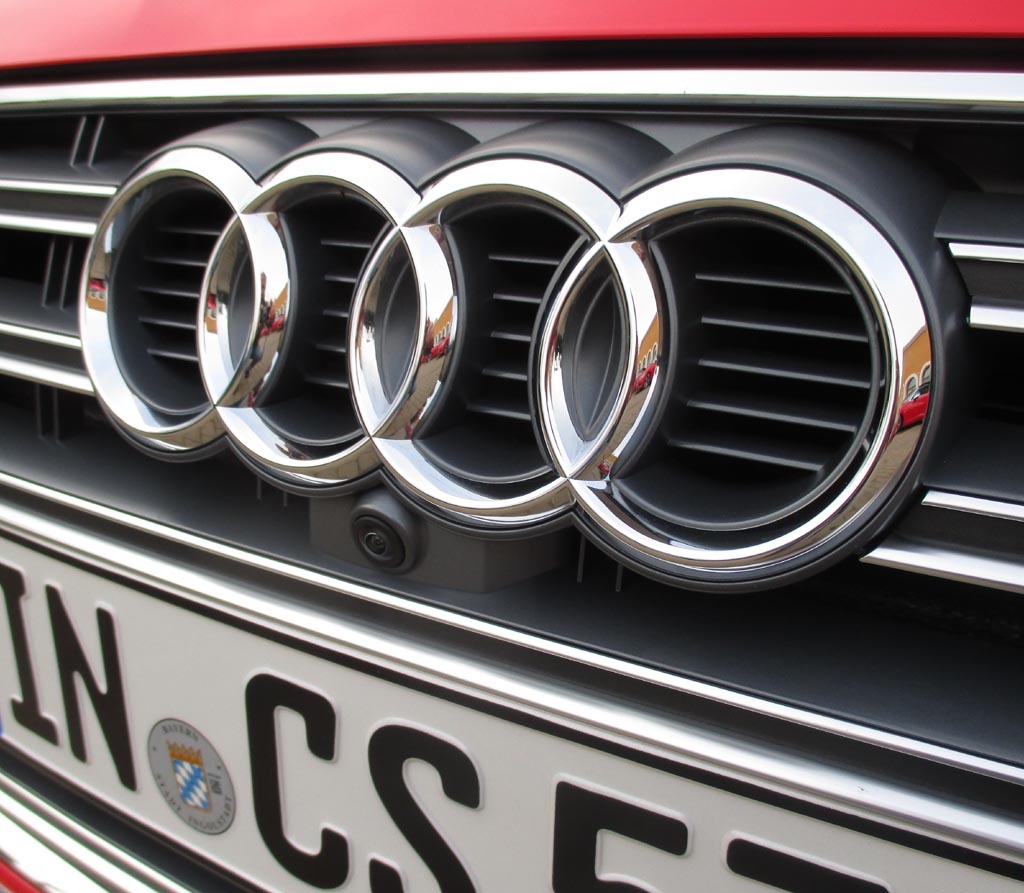 Audi S5 Cabrio: Die vier Markenringe sitzen vorn im Kühlergrill.
