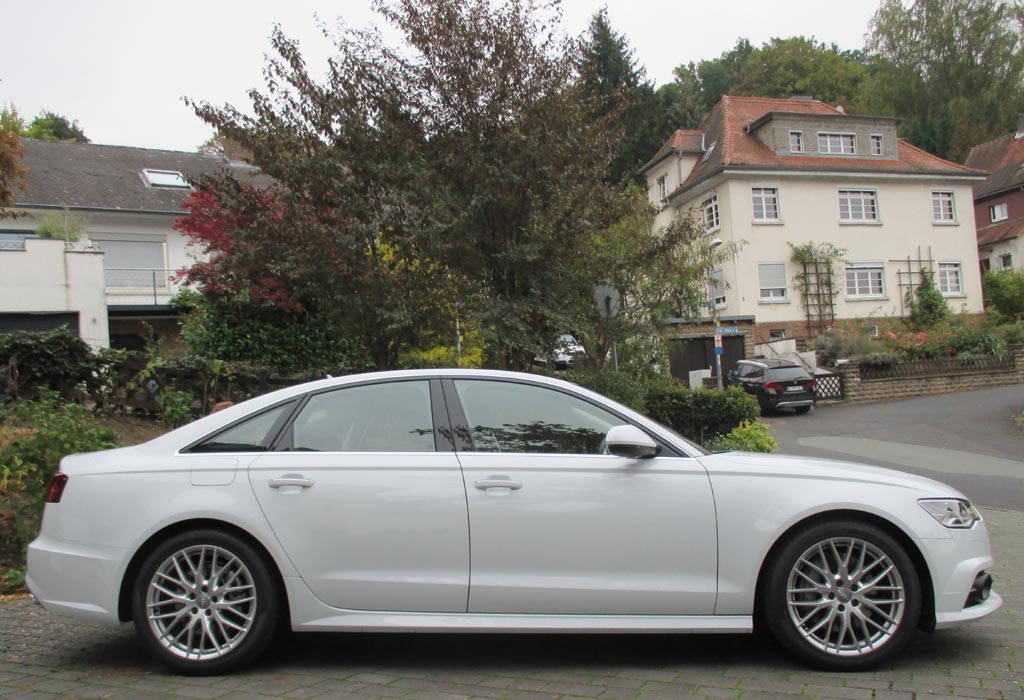 Audi A6: Und so sieht die Stufenhecklimousine von der Seite aus.