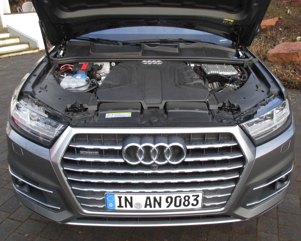 Audi Q7: Blick unter die Haube auf den 3,0-Liter-Sechszylinder-Selbstzünder.