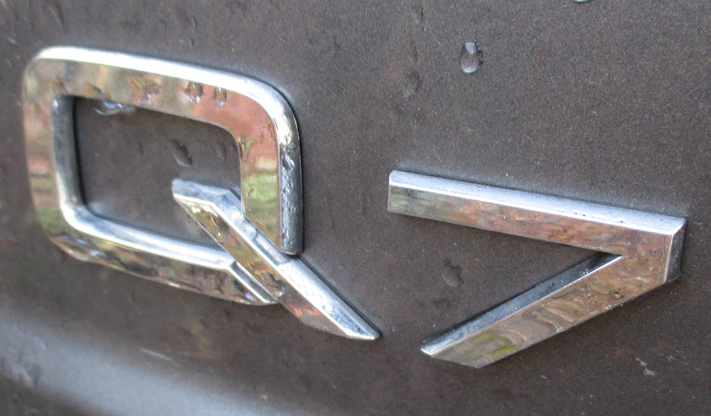 Audi Q7: Blick auf die Modellkennung am Heck.