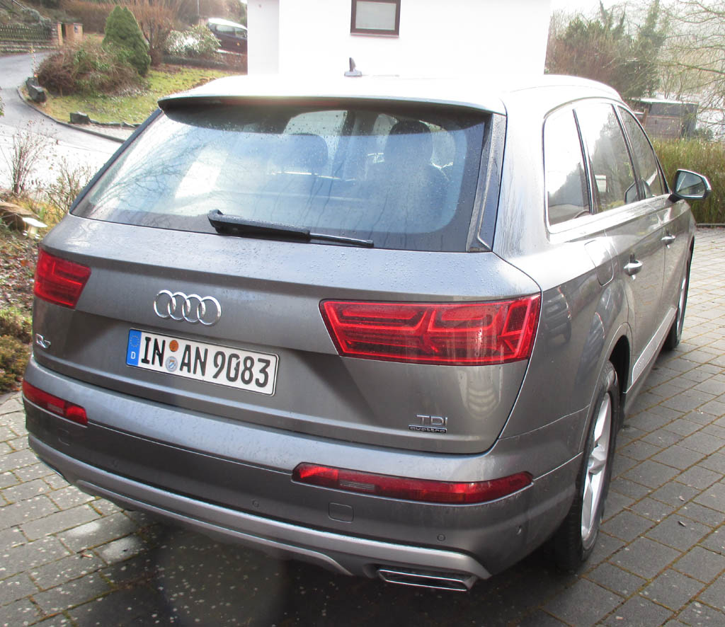 Audi Q7: Heck-/Seitenansicht.