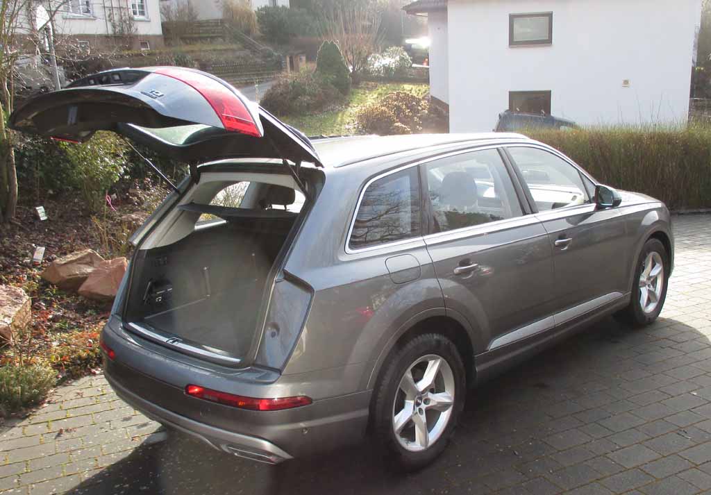 Audi Q7: Das Gepäckabteil fasst 775/890 bis 2075 Liter.
