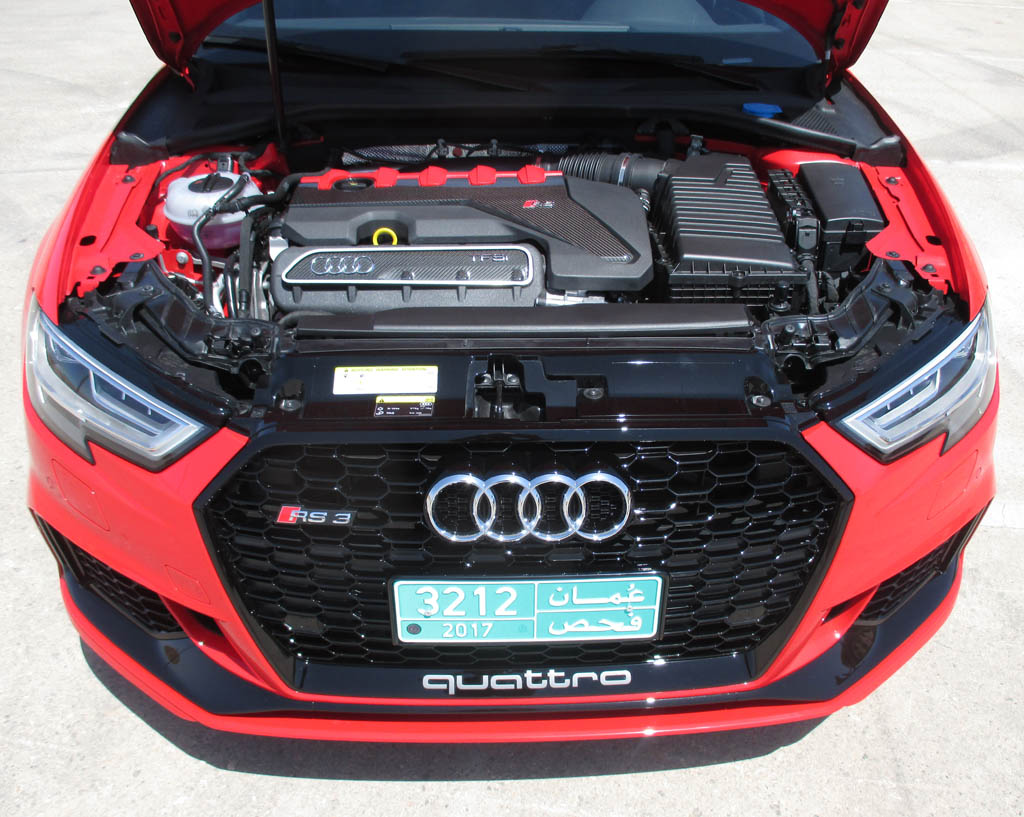 Audi RS3: Blick unter die Haube auf den jetzt 400 PS starken 2,5-Liter-Fünfzylinder. 