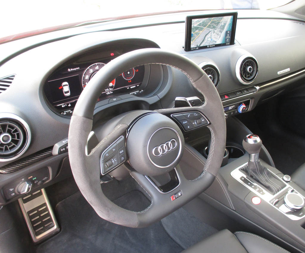 Audi RS3: Blick ins sportliche Cockpit.