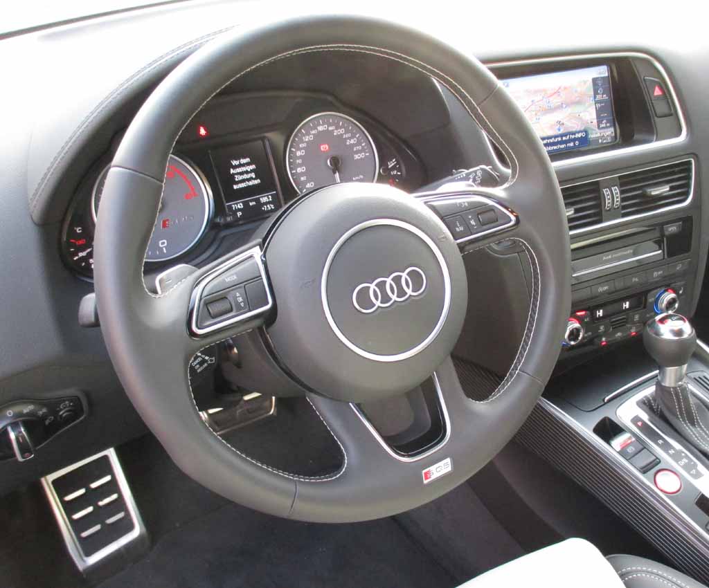 Audi SQ5: Blick ins gewohnt sportlich-funktionelle Cockpit.