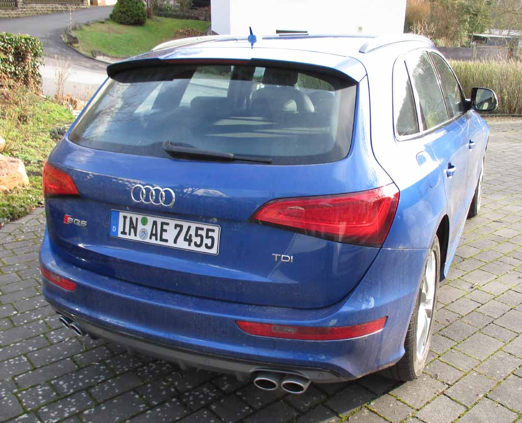 Audi SQ5: Heck-/Seitenansicht.