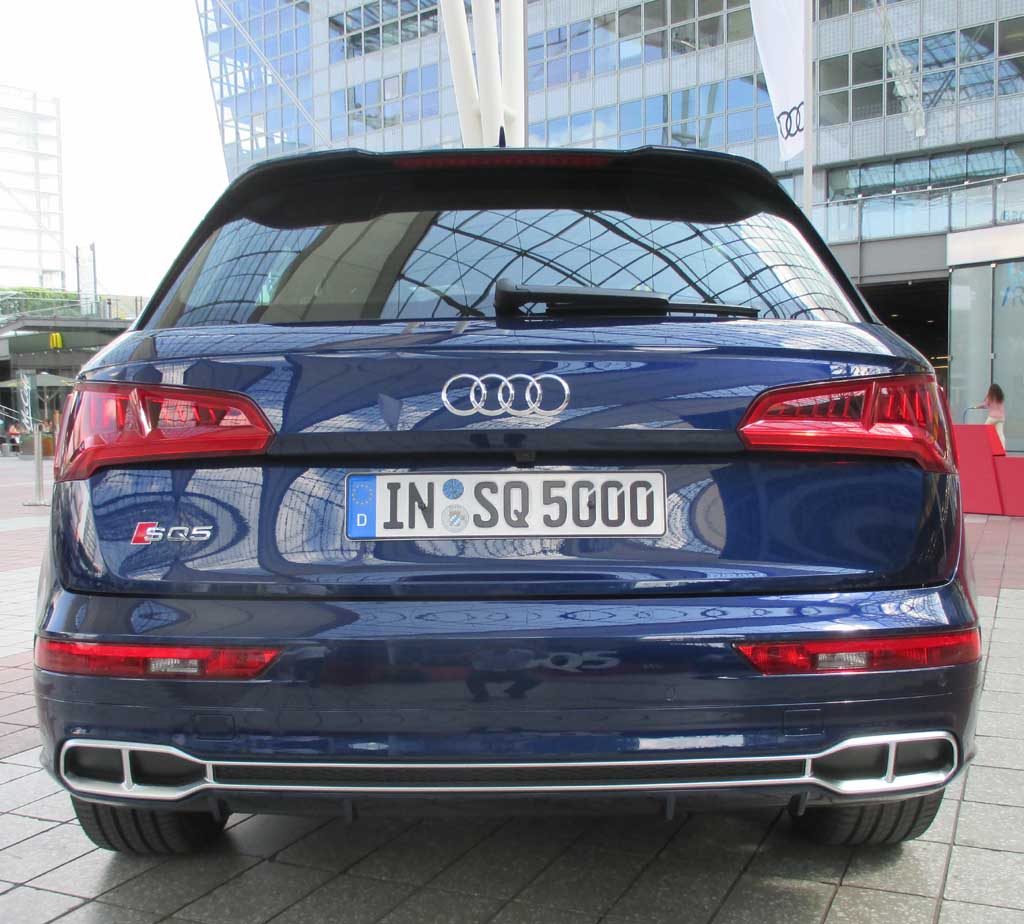 Audi SQ5: Blick auf die gesamte Heckpartie.