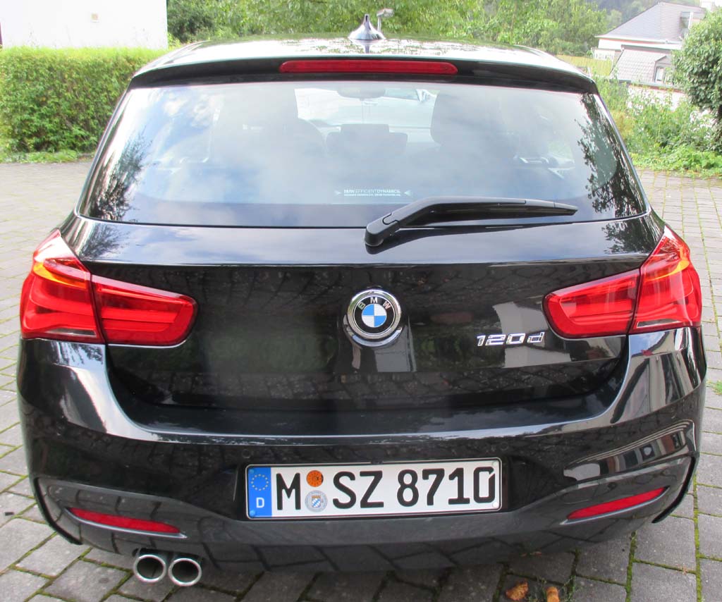 BMW 120d: Blick auf die Heckpartie.
