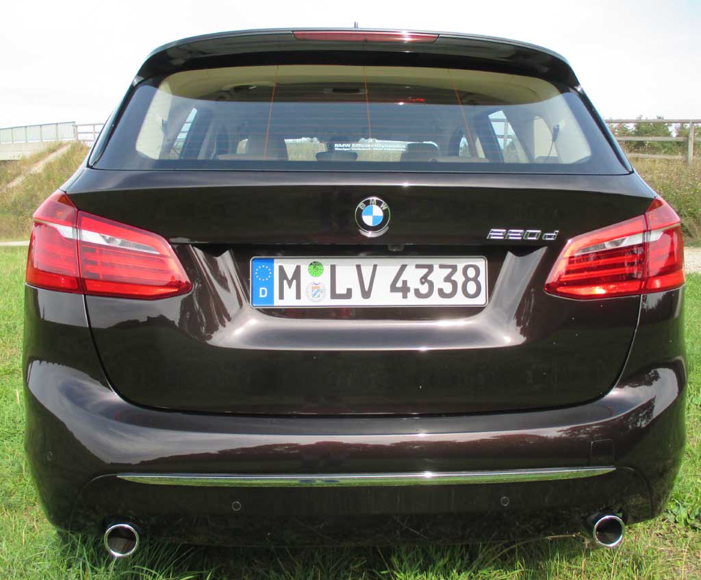 BMW 2er Active Tourer: Blick auf die Heckpartie.