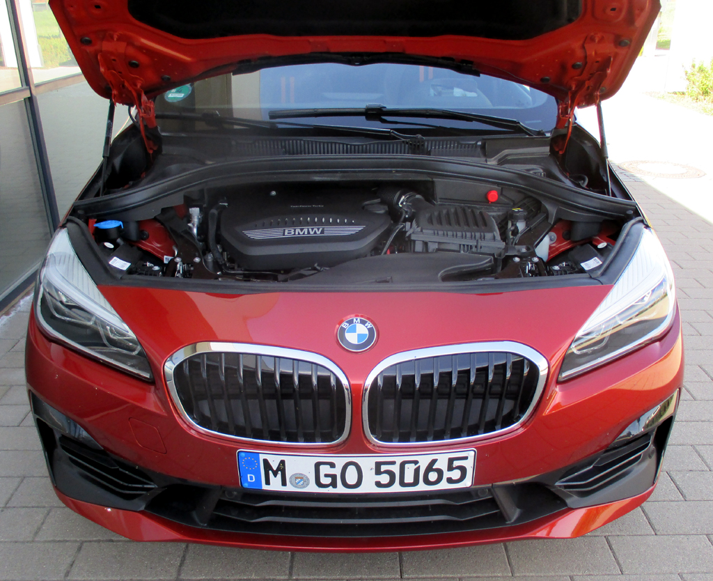 BMW 2er Active Tourer: Blick ins sportlich-funktionelle Cockpit.