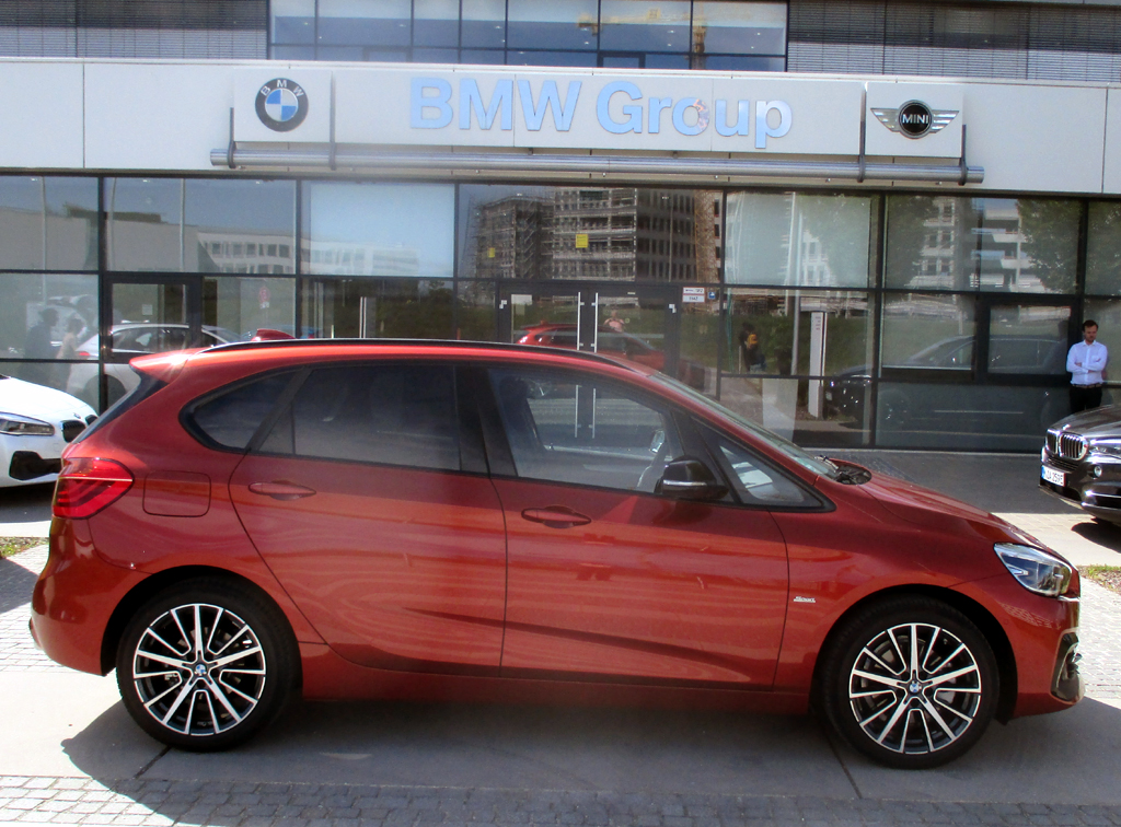 BMW 2er Active Tourer: Und so sieht der fünftürige Fünfsitzer von der Seite aus. 