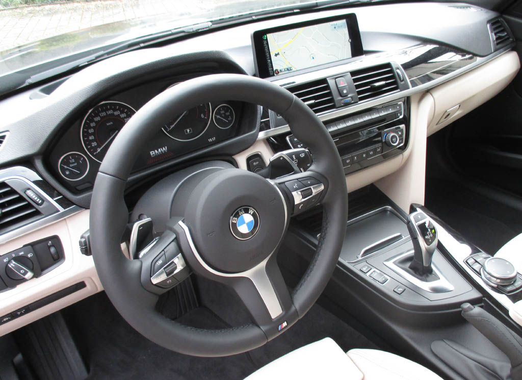 BMW 320d: Blick ins sportlich-funktionelle Cockpit.