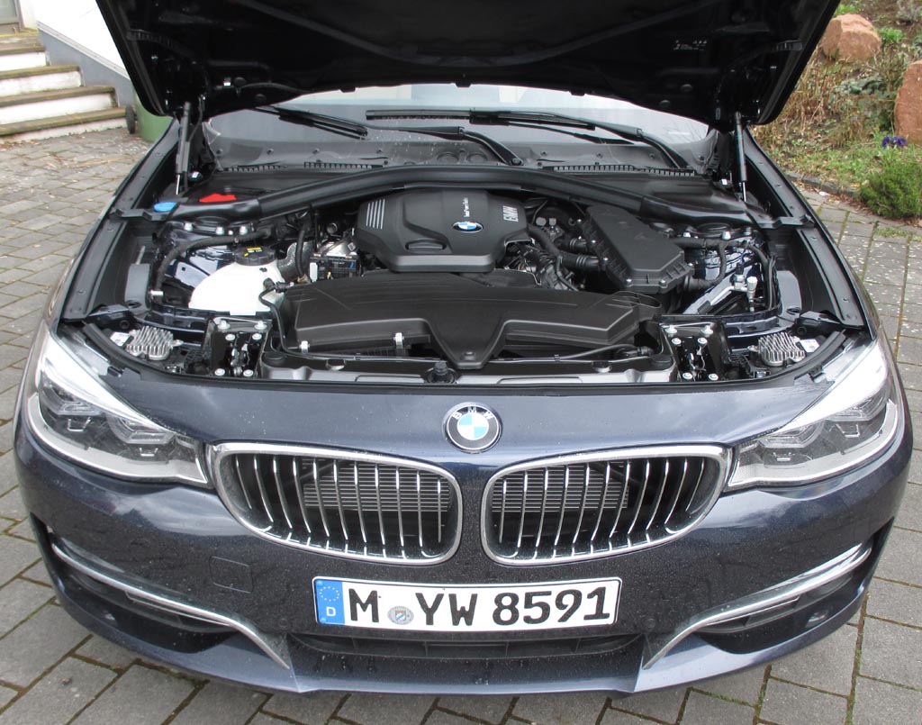 BMW 3er GT: Blick unter die Haube auf den 2,0-Liter-Biturbo.