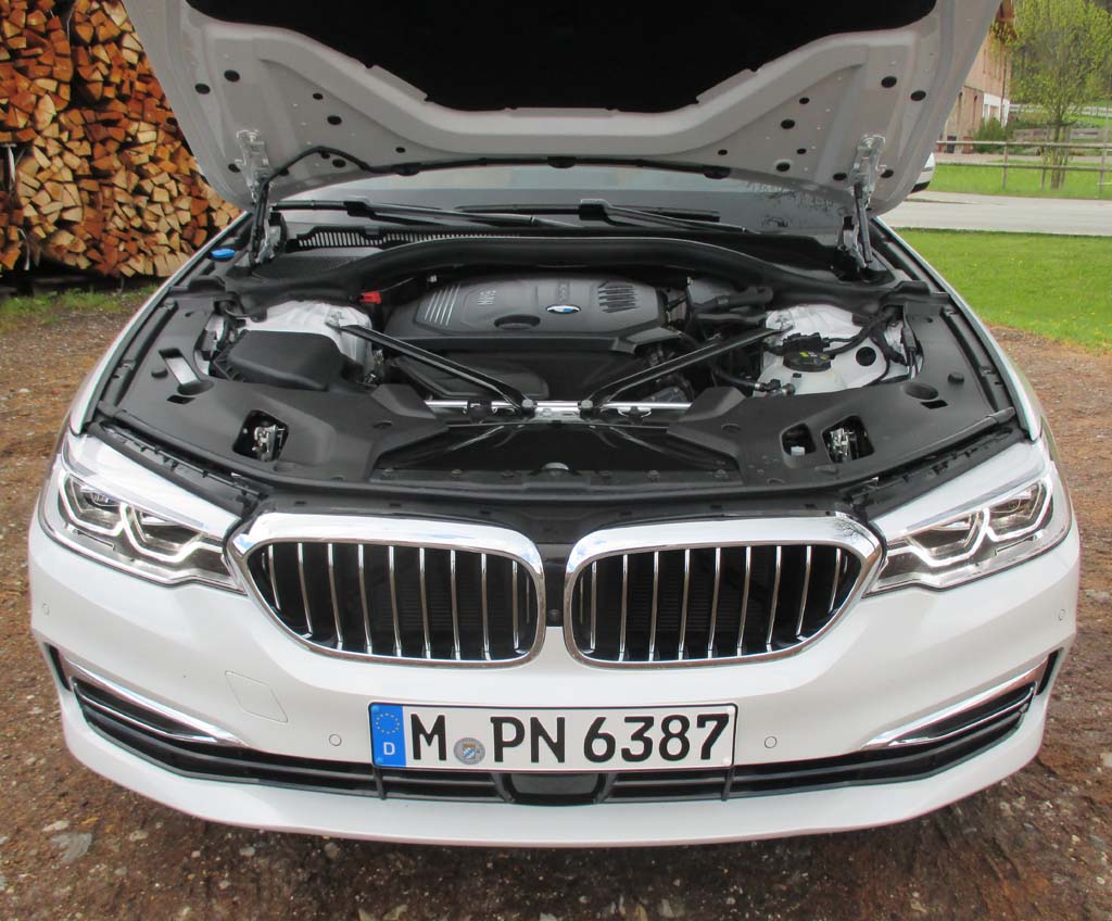 BMW 5er-Touring: Blick unter die Haube auf den 2,0-Liter-Selbstzünder.