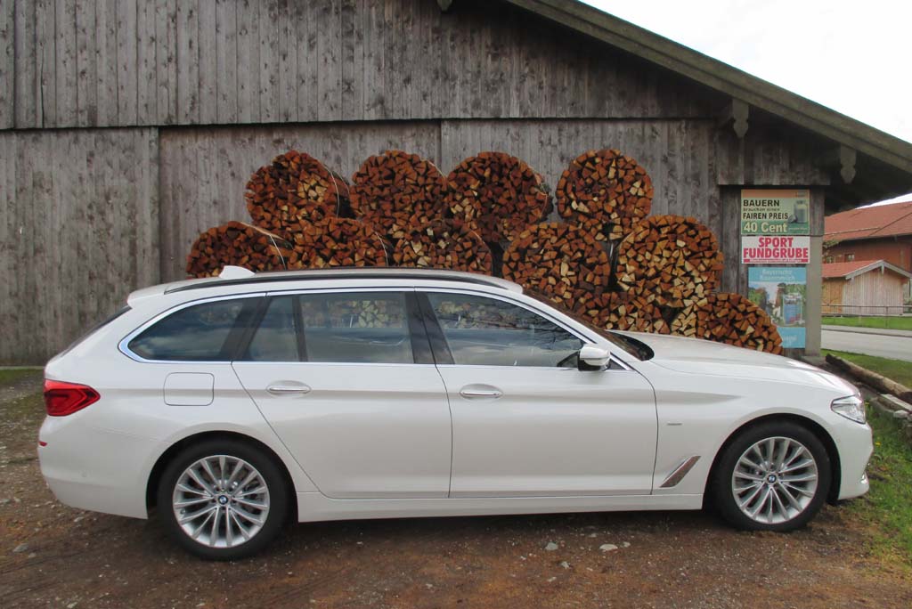 BMW 5er-Touring: Und so sieht der athletischere Kombi von der Seite aus.