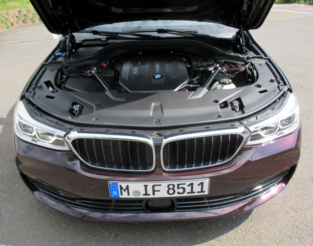 BMW 6er GT: Blick auf den 3,0-Liter-Sechszylinder-Selbstzünder.