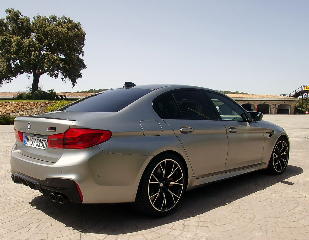 BMW M5 Competition: Und so sieht die sportliche Power-Limousine von der Seite aus. 