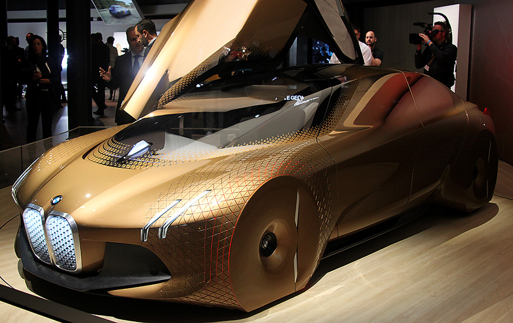 Auch den BMW Vision Next 100 haben die Münchner in London nochmal präsentiert.