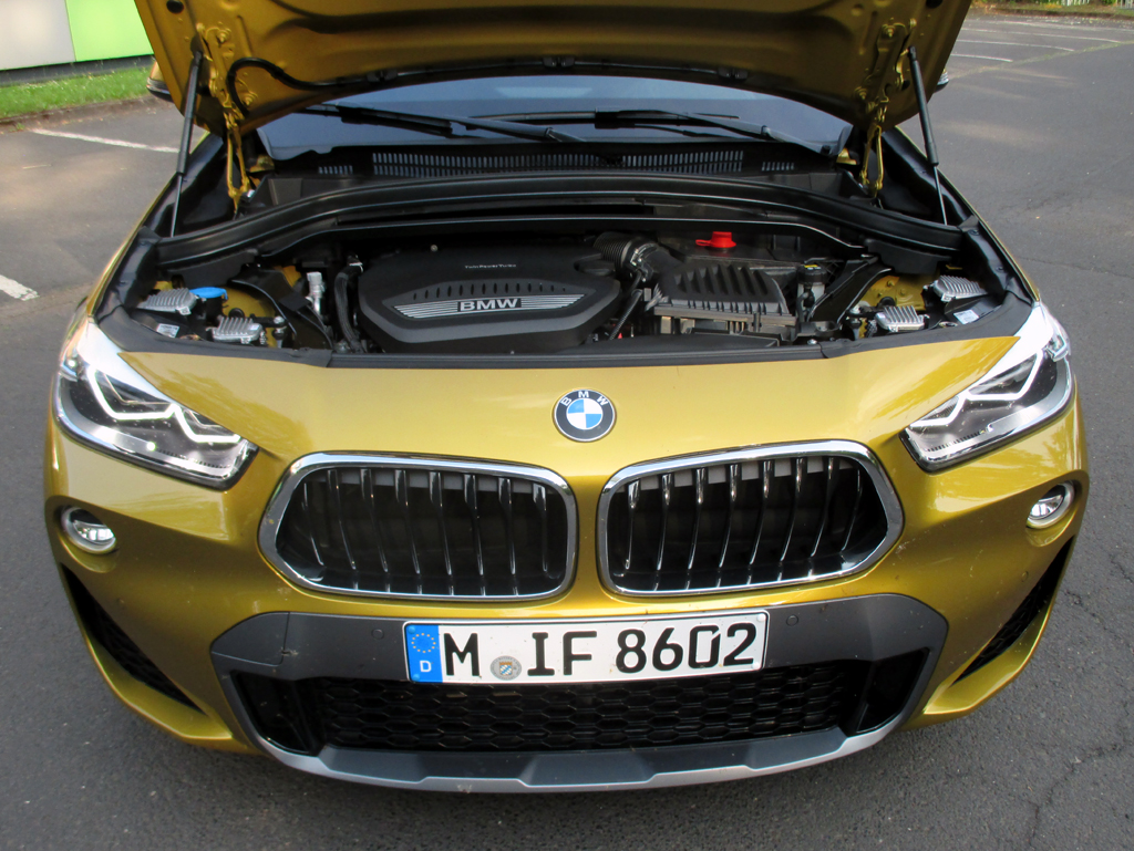 BMW X2: Blick auf den 2,0-Liter-Vierzylinder-Selbstzünder.