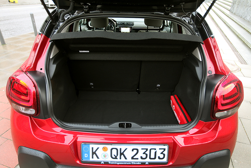 Citroën C3: Das Gepäckabteil fasst erweiterbare 300 Liter.