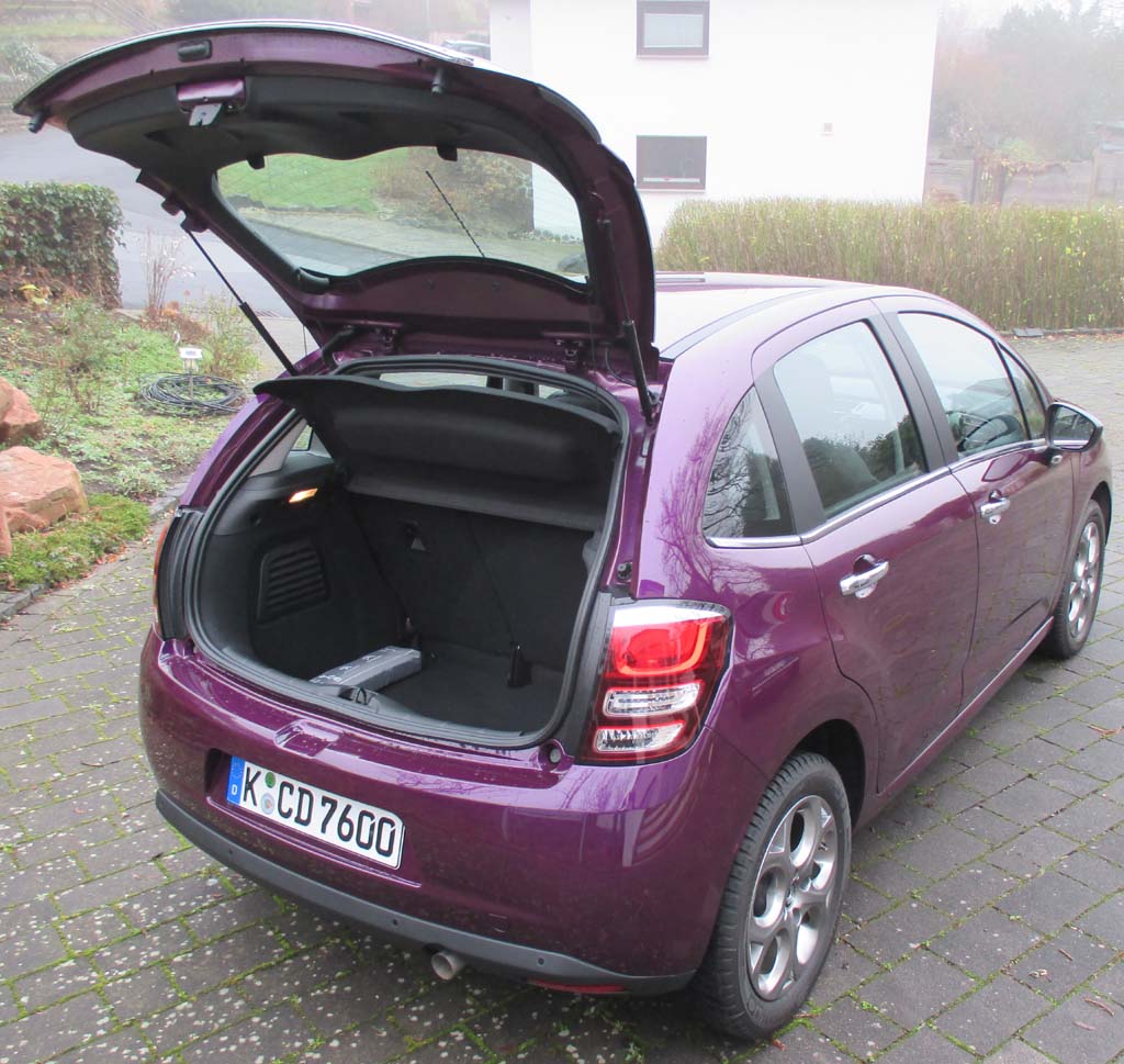 Citroën C3: Das Gepäckabteil fasst erweiterbare 300 Liter.