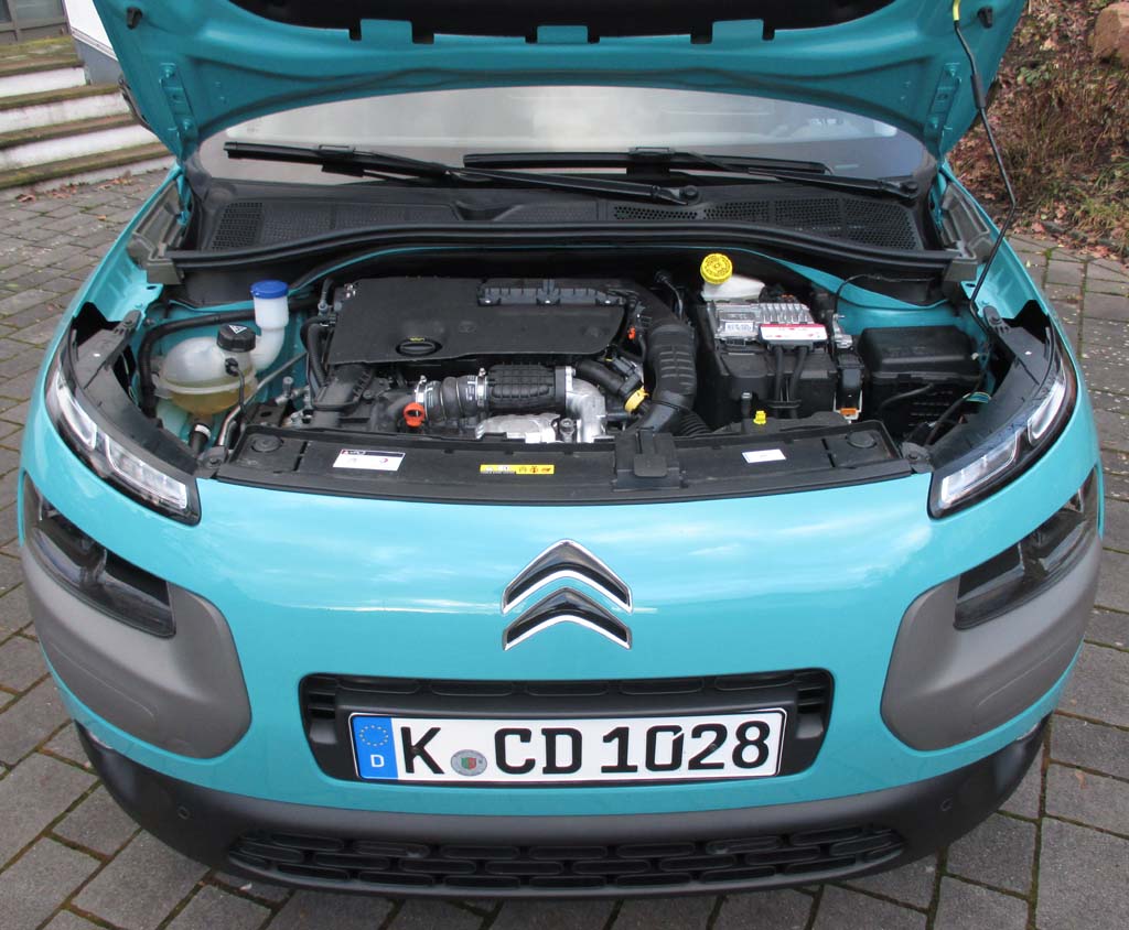 Citroën C4 Cactus: Blick unter die Haube auf den 1,6-Liter-Selbstzünder.