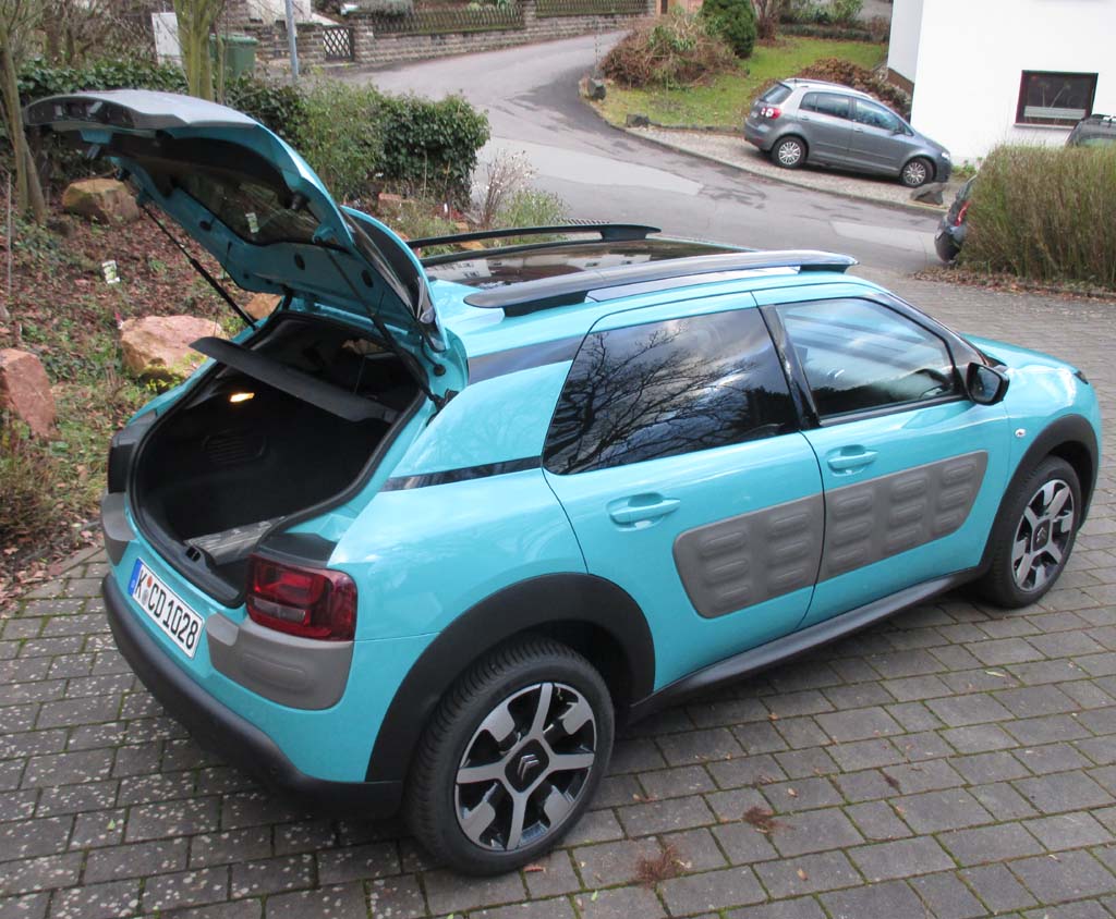 Citroën C4 Cactus: Das Gepäckabteil fasst 348/358 bis 1170 Liter.