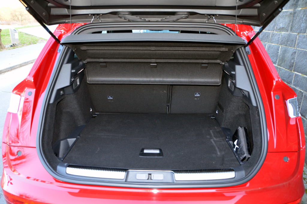 DS7 Crossback: Das Gepäckabteil fasst erweiterbare 555 Liter. 