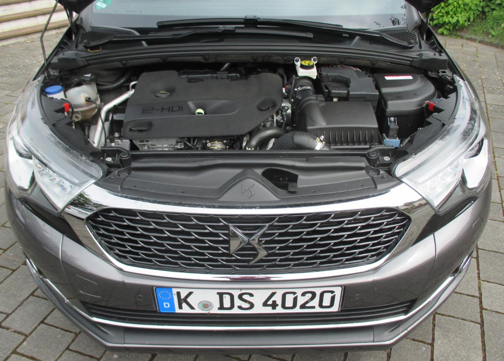 DS4: Blick unter die Haube auf den 2,0-Liter-Selbstzünder.