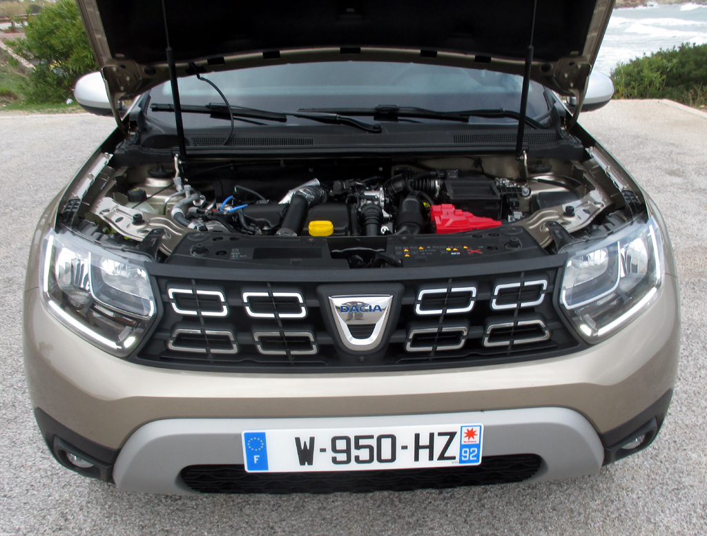 Dacia Duster: Blick unter die Haube auf den 1,6-Liter-Selbstzünder.