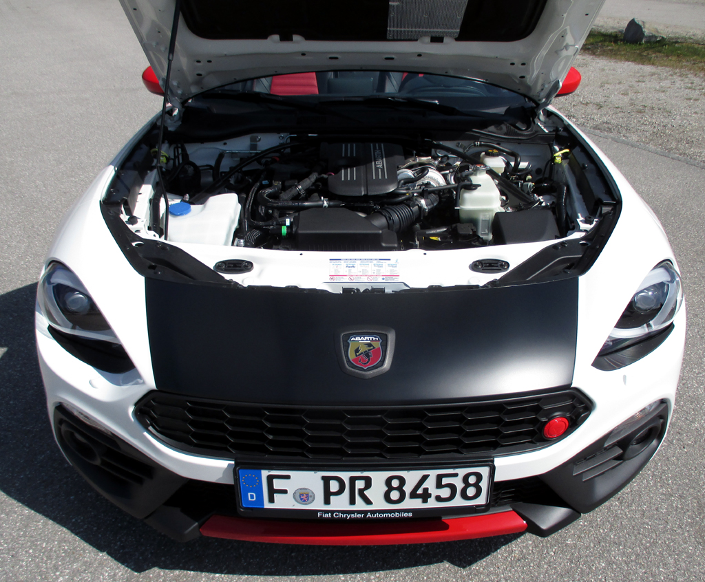 Abarth 124 Spider: Ein 170-PS-Turbobenziner treibt diese Modelle an. 