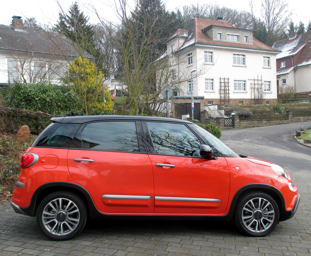 Fiat 500L: Und so sieht der fünftürige Minivan von der Seite aus.