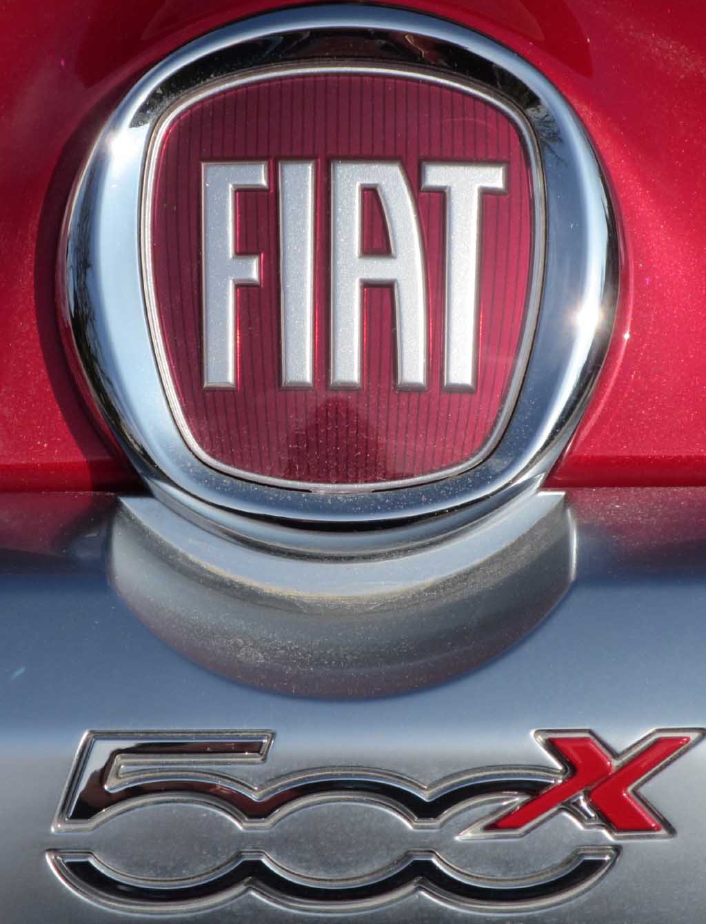 Fiat 500X: Markenlogo und Modellkennung auf der Hecktür.