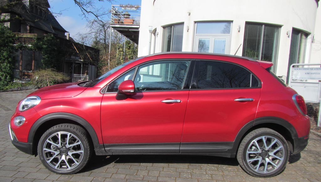 Fiat 500X: Und so sieht die hochbeinige Variante im Offroad-Look aus.