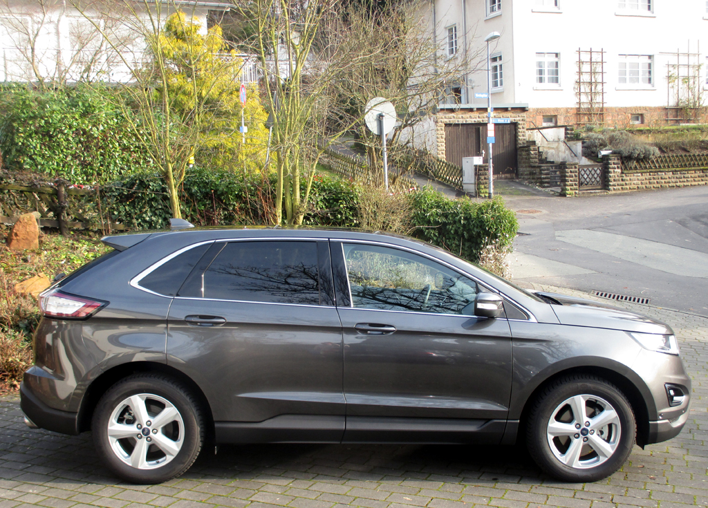 Ford Edge: Und so sieht das größere SUV-Modell von der Seite aus.