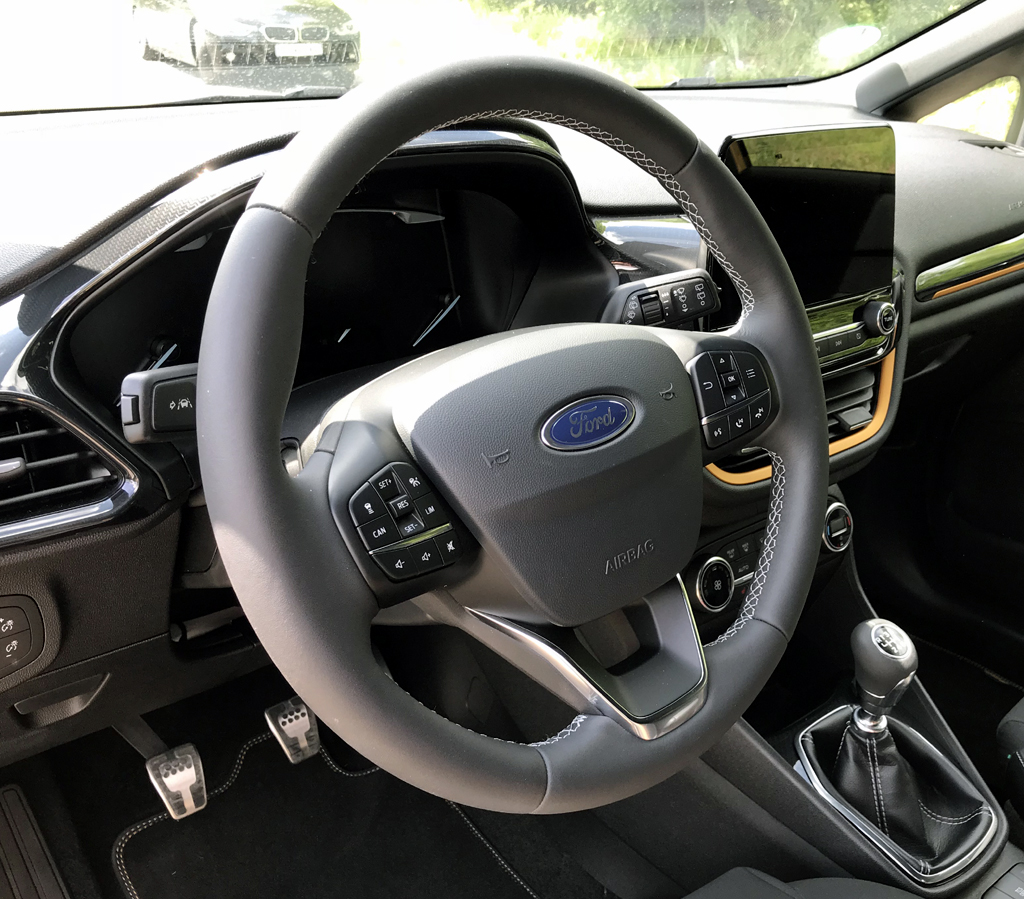 Ford Fiesta Active: Das Cockpit ist übersichtlich gestaltet.