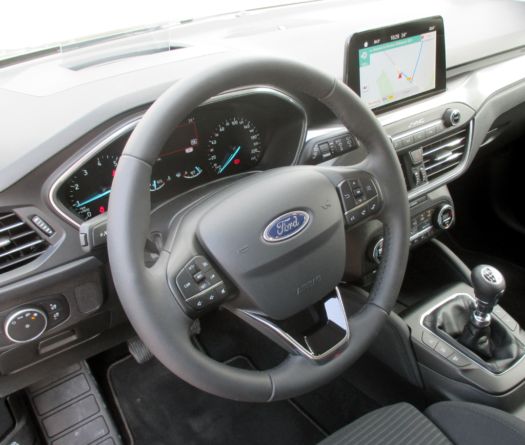 Ford Focus: Im Cockpit geht es übersichtlich zu.