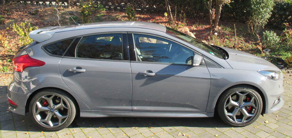 Ford Focus ST: Und so sieht das fünftürige Kraftpaket von der Seite aus.