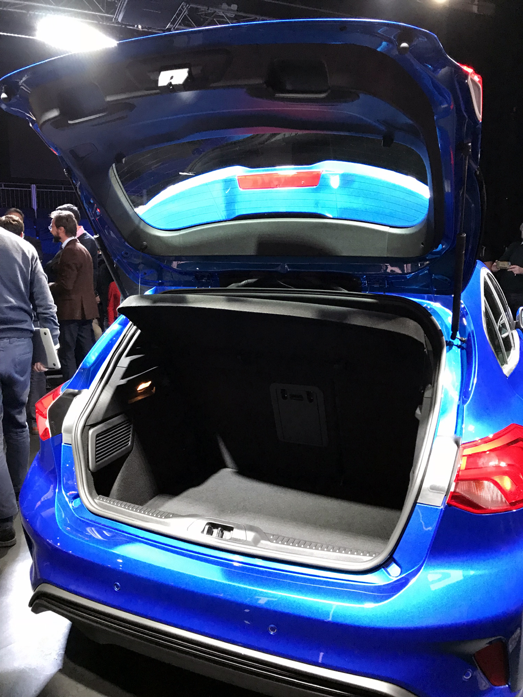 Ford Focus: Das Gepäckabteil beim Fließheck fasst künftig 341 bis 1354 Liter.