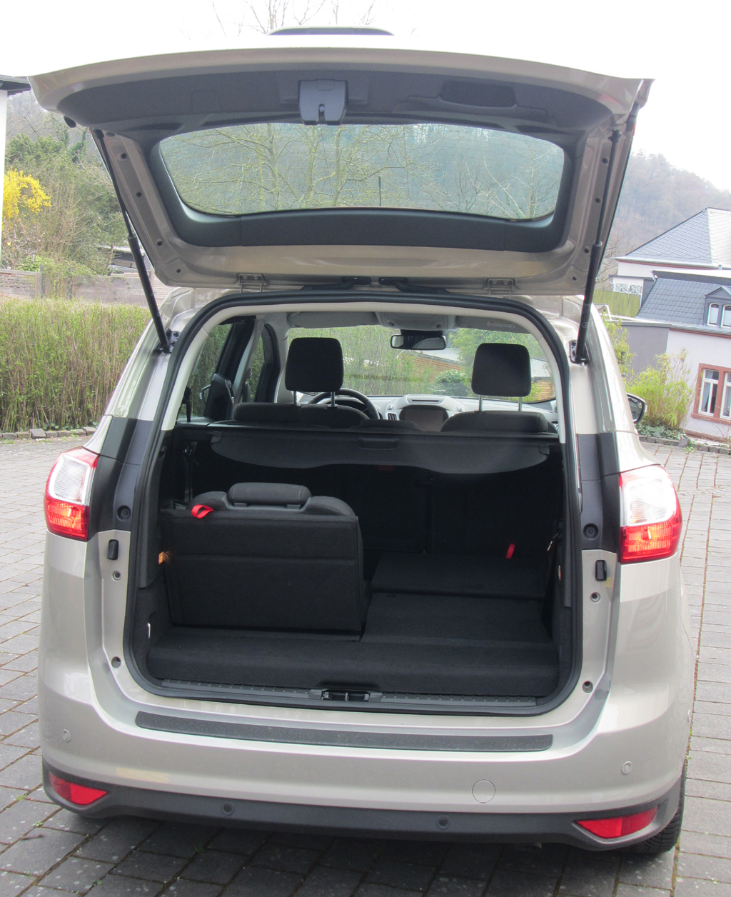 Ford Grand C-Max: Blick unter die Haube auf den 2,0-Liter-Selbstzünder.