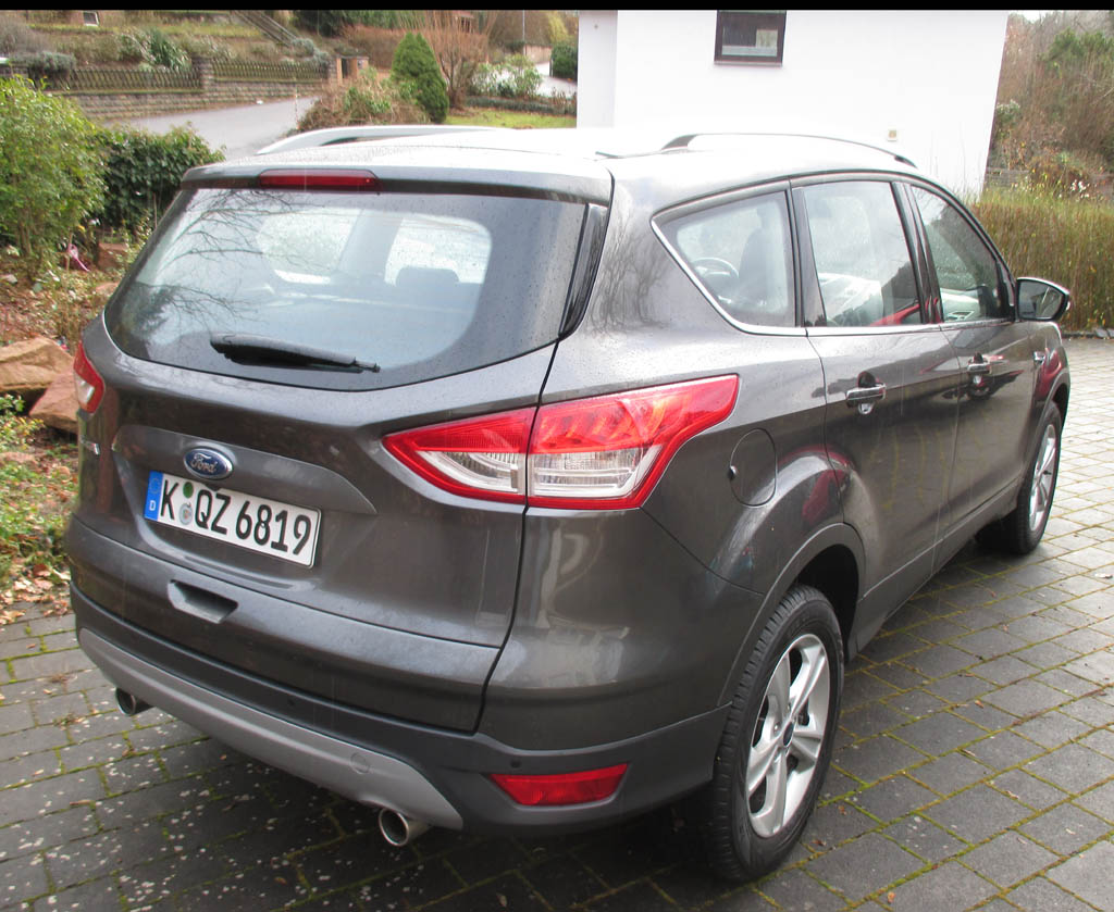 Ford Kuga: Heck-/Seitenansicht.