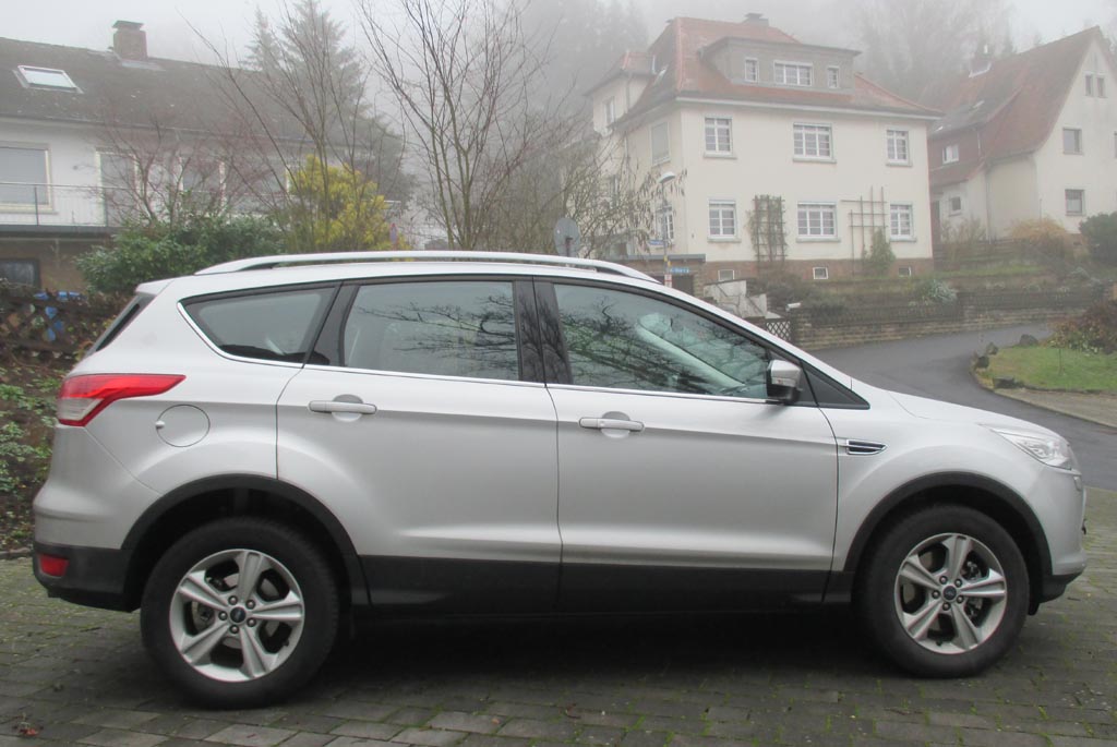 Ford Kuga: Und so sieht das kompakte SUV-Modell von der Seite aus.
