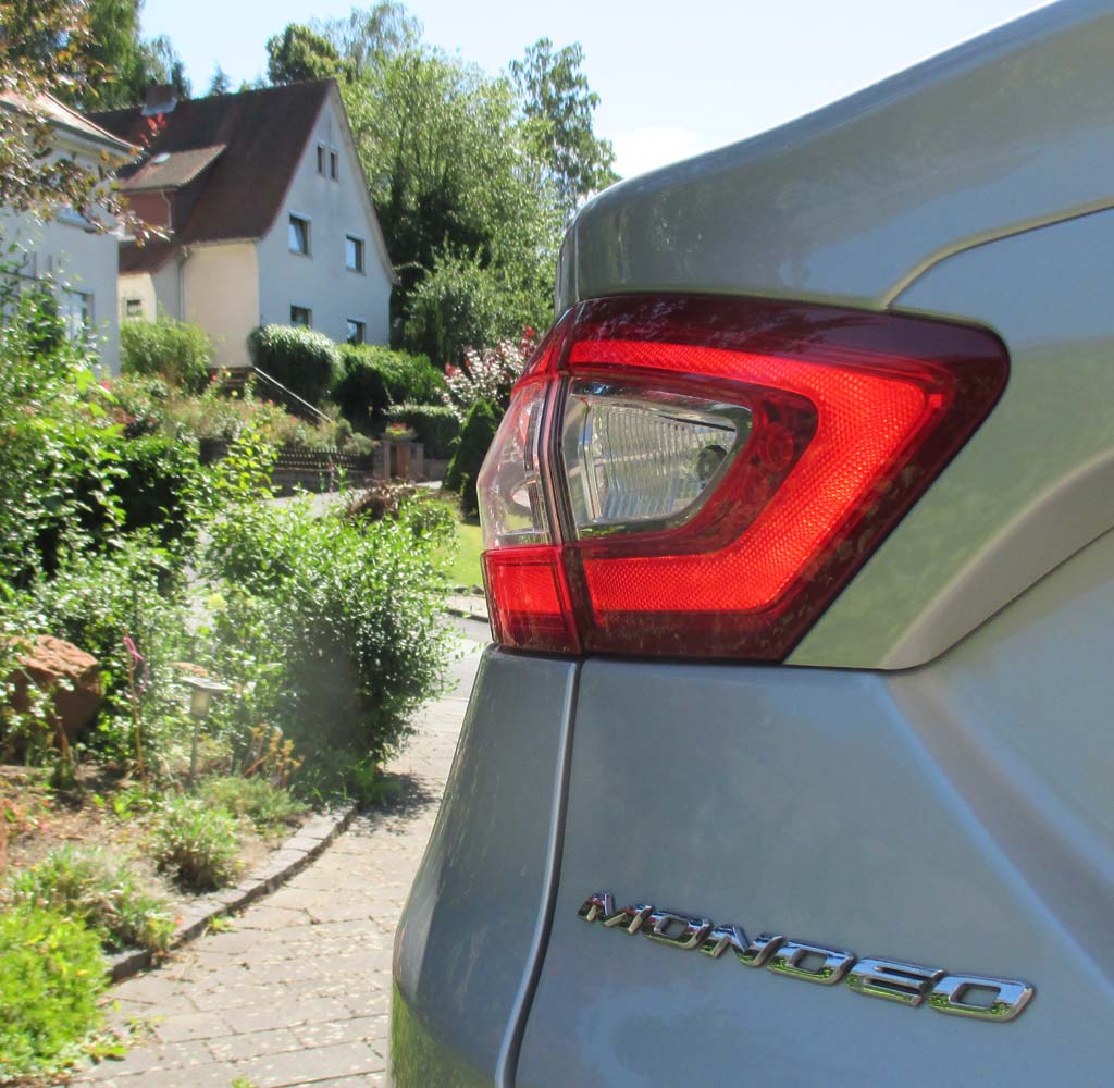 Ford Mondeo: Moderne Leuchteinheit hinten mit Modellschriftzug.